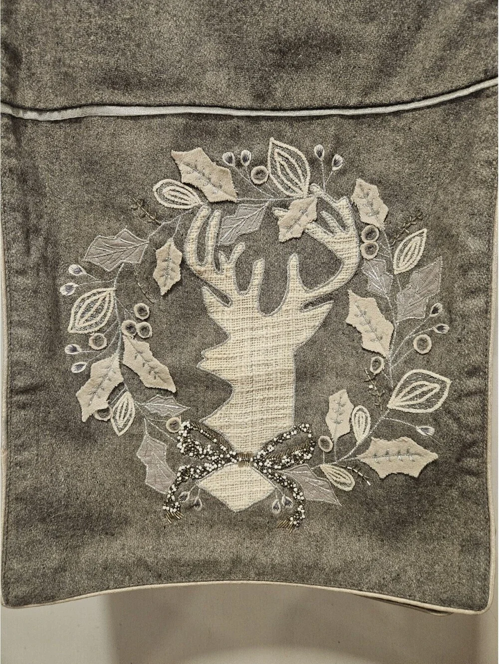 Ridgefield Home Reindeer Leaf 16 X 72 Table Runner Christmas Gray White Beaded